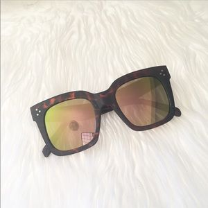 Mirror oversized glasses